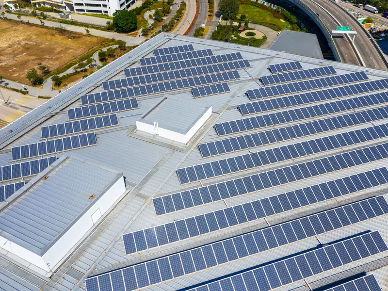 Solceller-på-tag_erhverv Solceller til erhverv og private